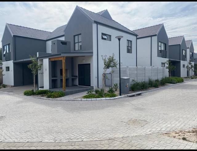 3 BEDROOM HOUSE FOR SALE IN SILVER OAKS